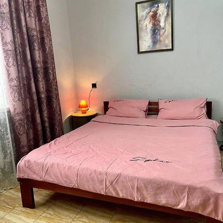 Smart Apartment На Соборной 23 Kremenchuk Exterior foto
