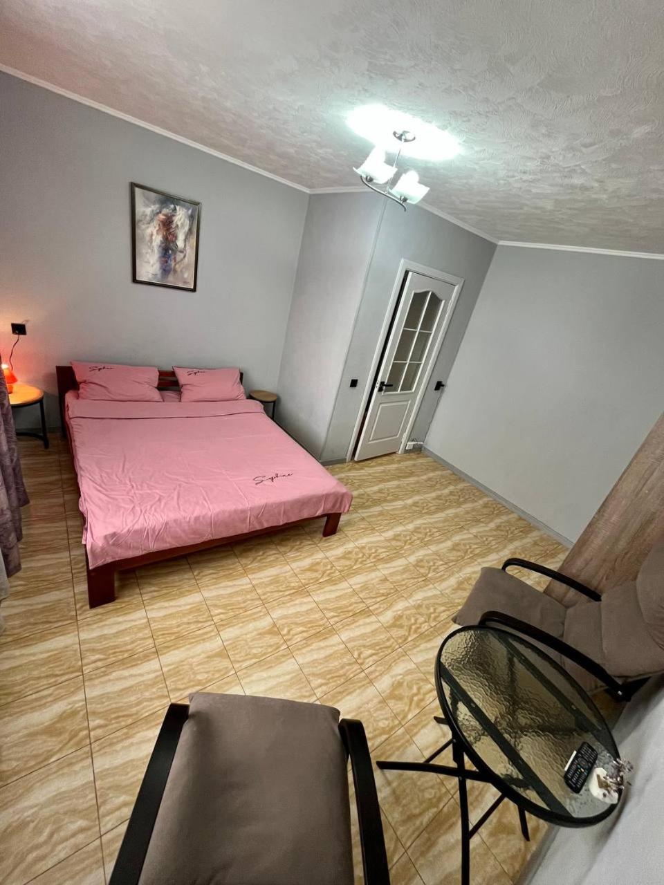 Smart Apartment На Соборной 23 Kremenchuk Exterior foto